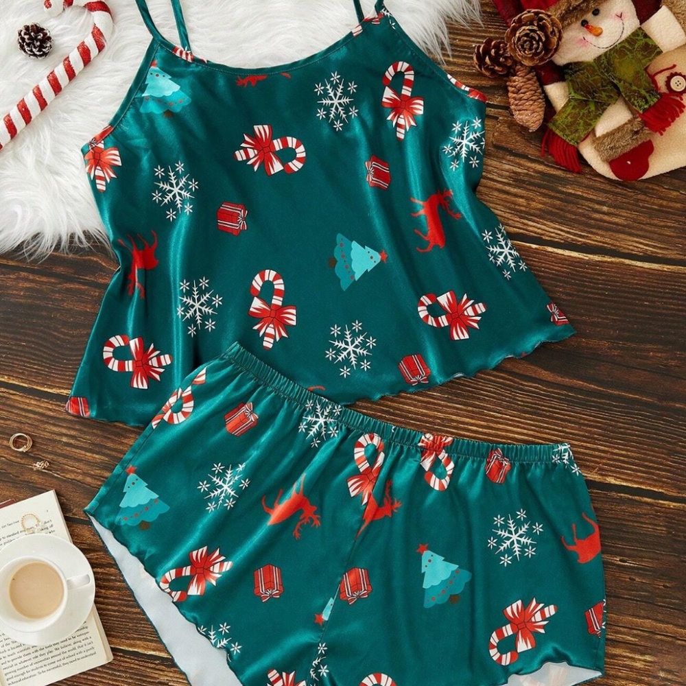NWOT 2 Piece Green Christmas PJ Set